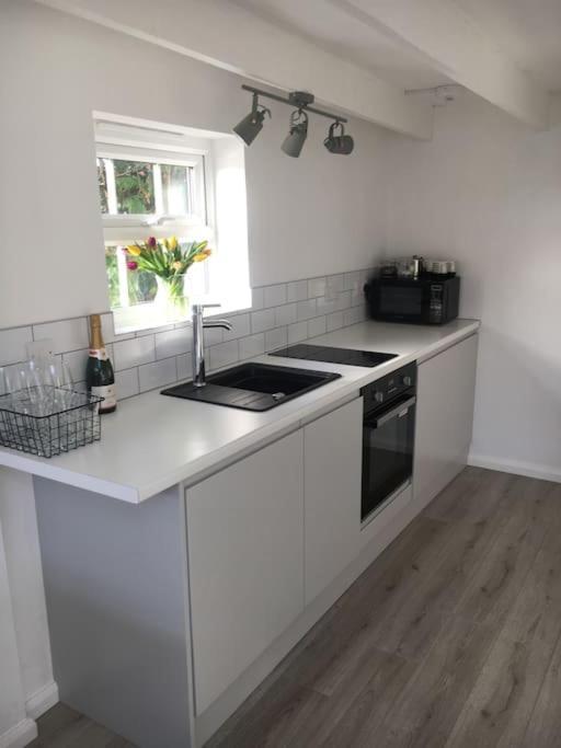 Brighton Boutique Garden Studio With Free Parking Екстериор снимка